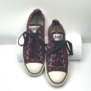 Magenta/black criss cross converse size 8